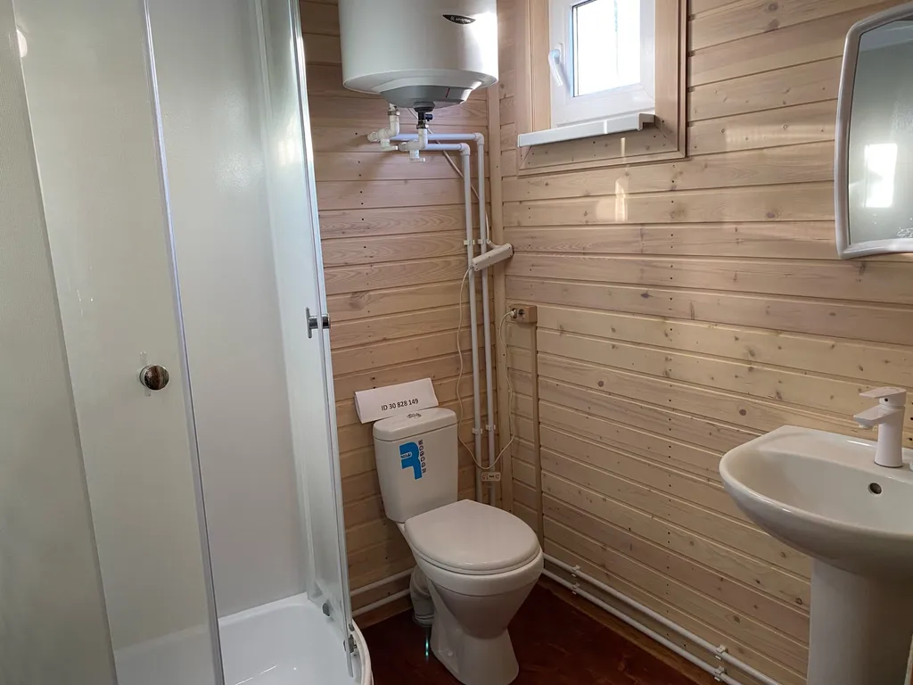 Отдельный домик с кухней, санузлом и двумя отдельными спальнями