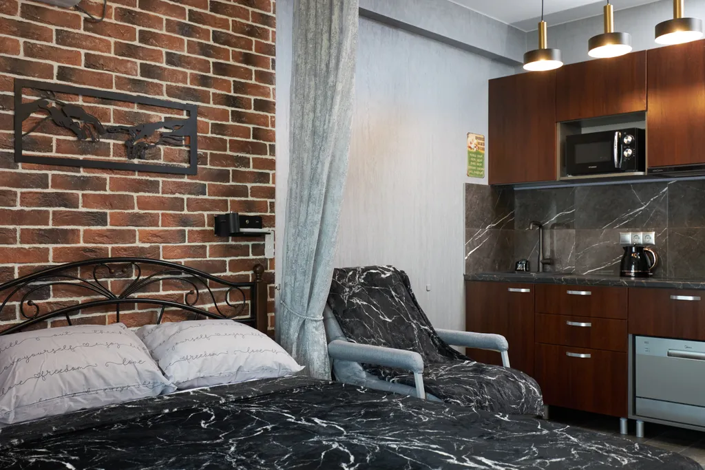 Апартамент в стиле лофт с обзорным видом на море