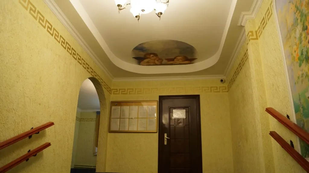 Большая однокомнатная, с большой кухней, у метро Дунайская