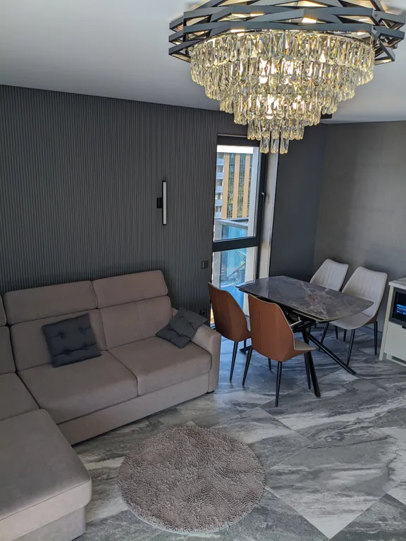 Квартира с отдельной спальней с лучшим видом на море и стадион