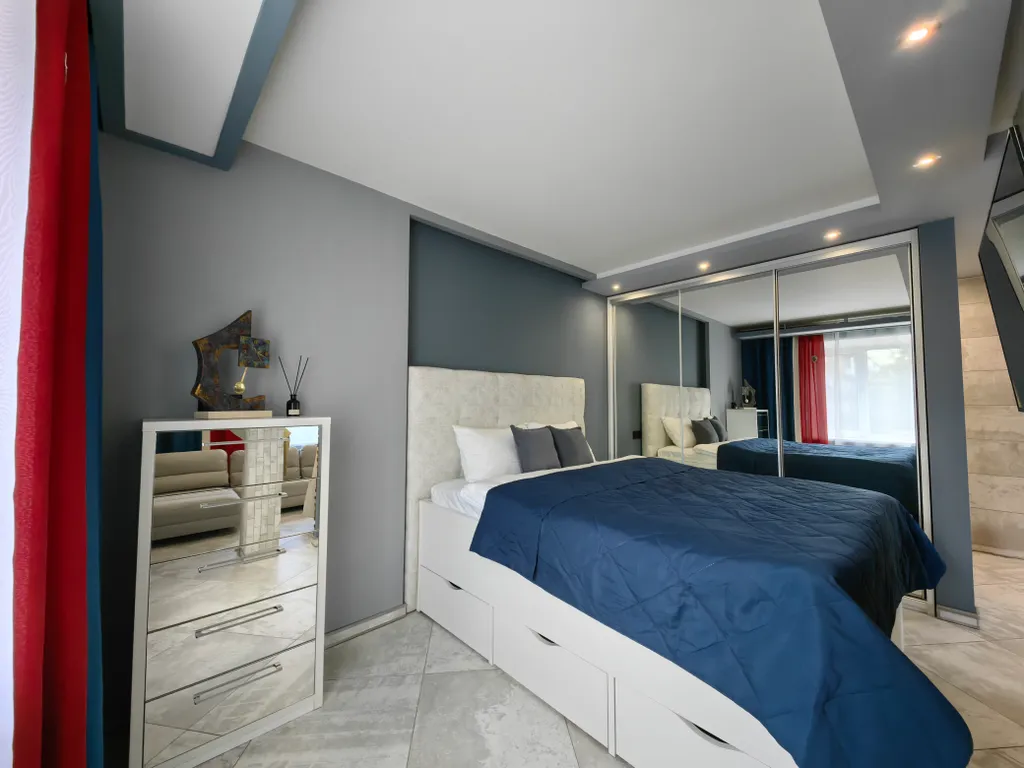 Дизайнерская квартира на правом