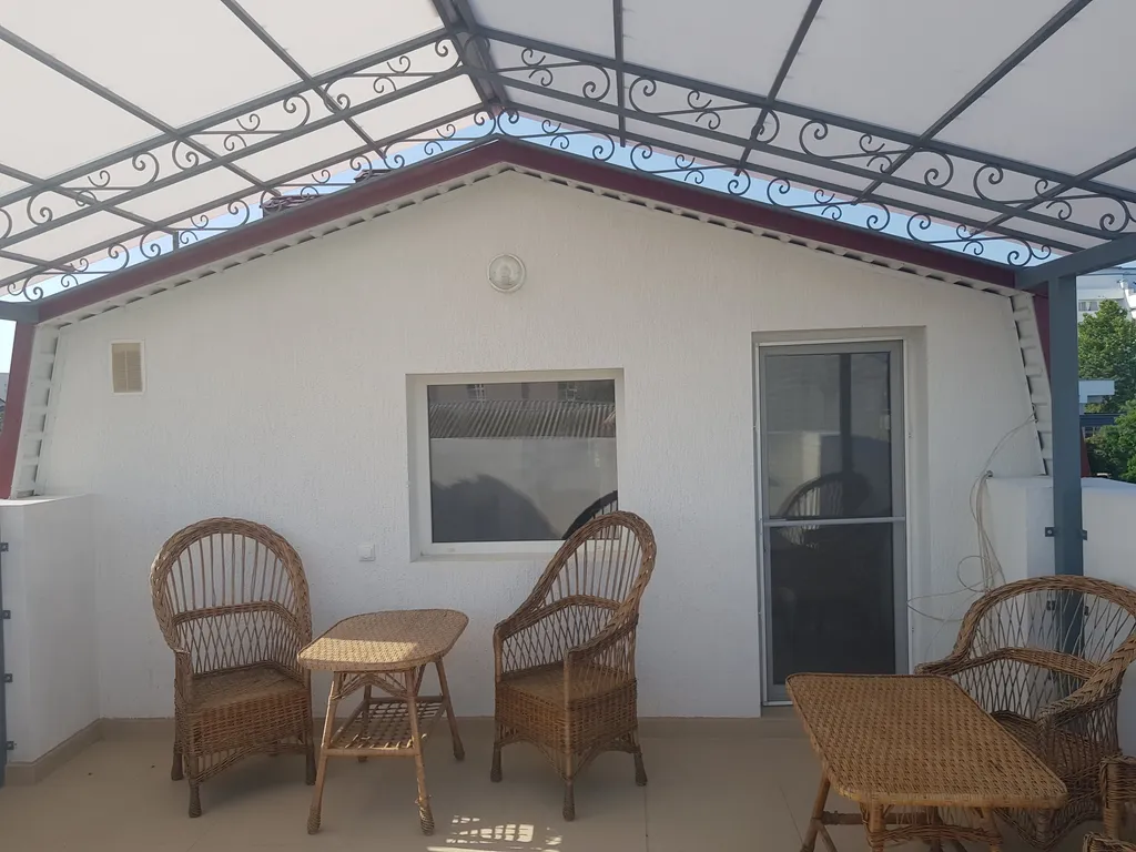 Большой Дом с отдельным двором и парковкой