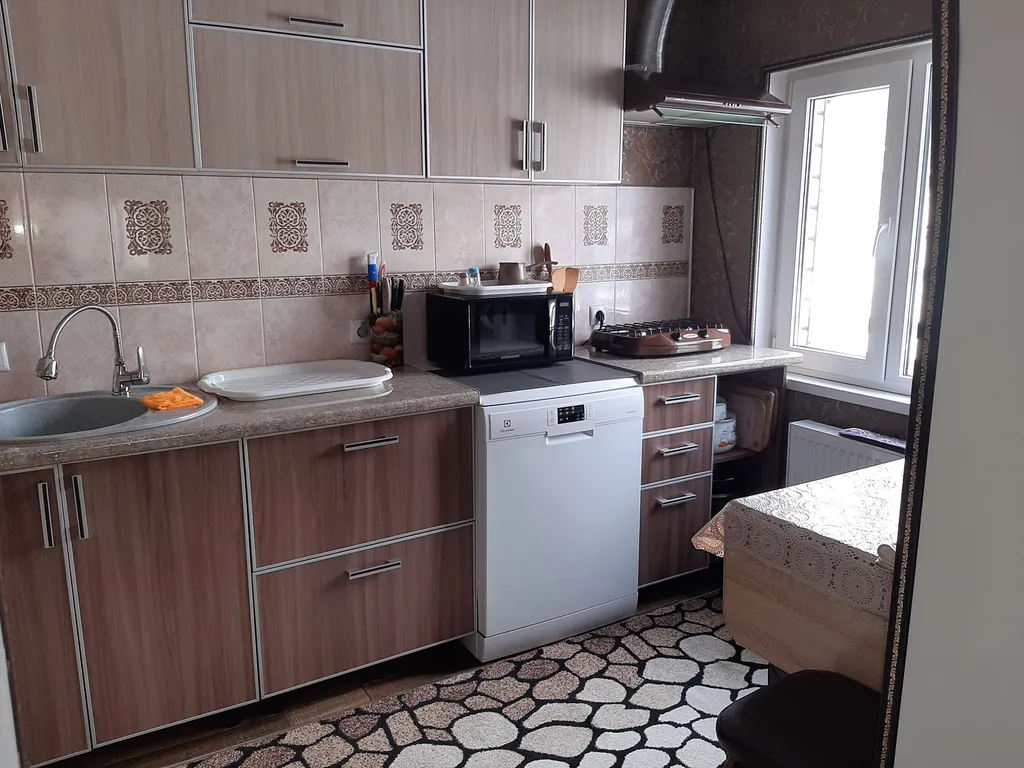 8-комнатный Дом