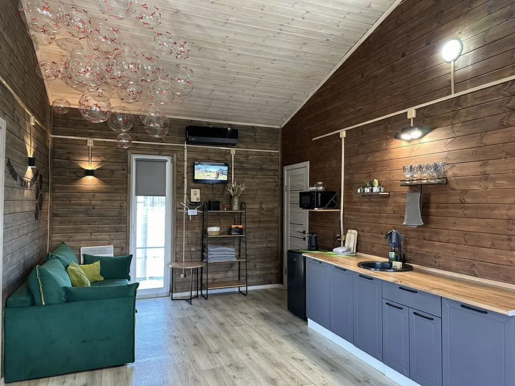 Современный дом с баней и чаном