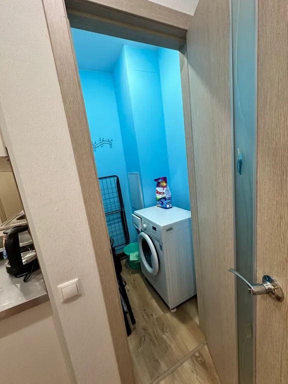 Просторная квартира с отдельным входом возле гипермаркета Перекресток