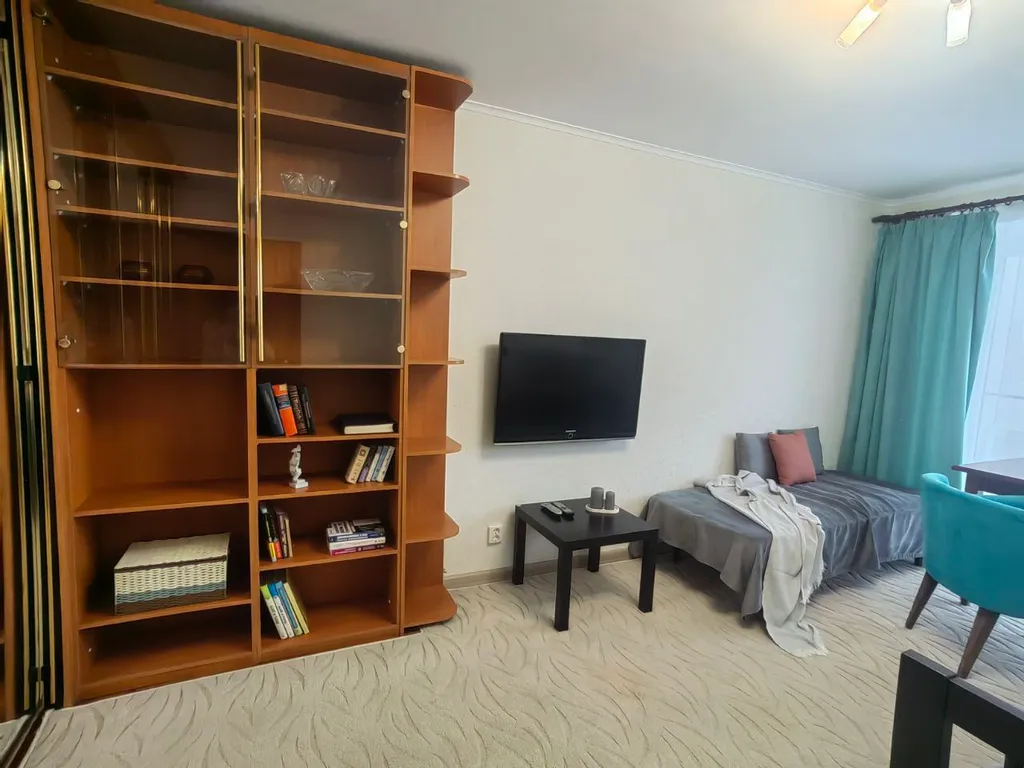 Видовая двухкомнатная квартира в 300 метрах от пляжа