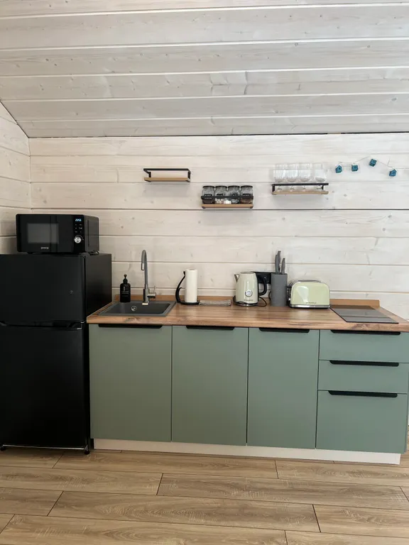 Шале в глэмпинге Лесариум с купелью и мангалом