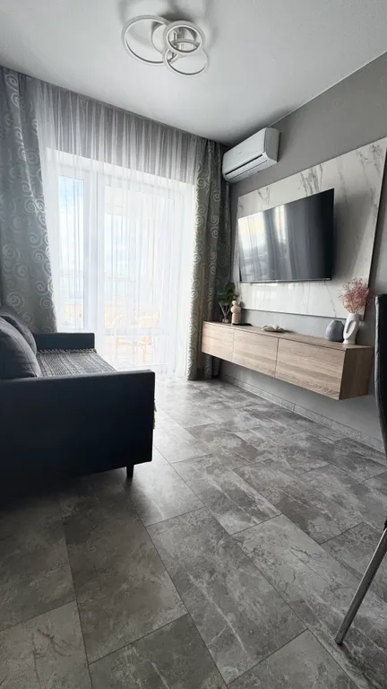 Уютная видовая современная квартира