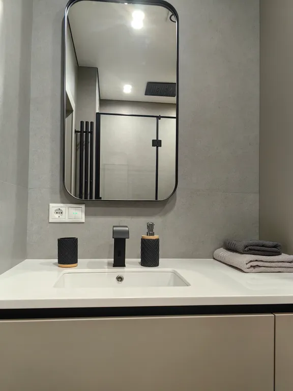 Шикарная, квартира с дизайнерским ремонтом