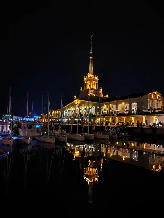 Квартира Апартаменты в центре города — Сочи