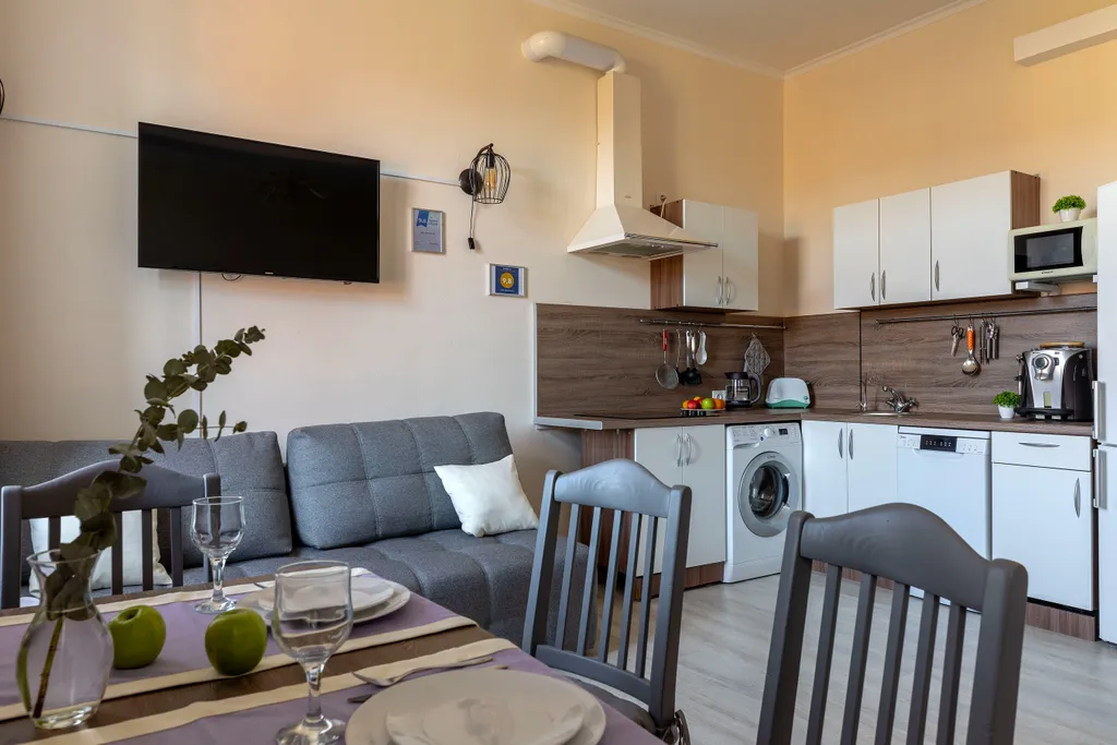 J&N Apartments Апартаменты-студио