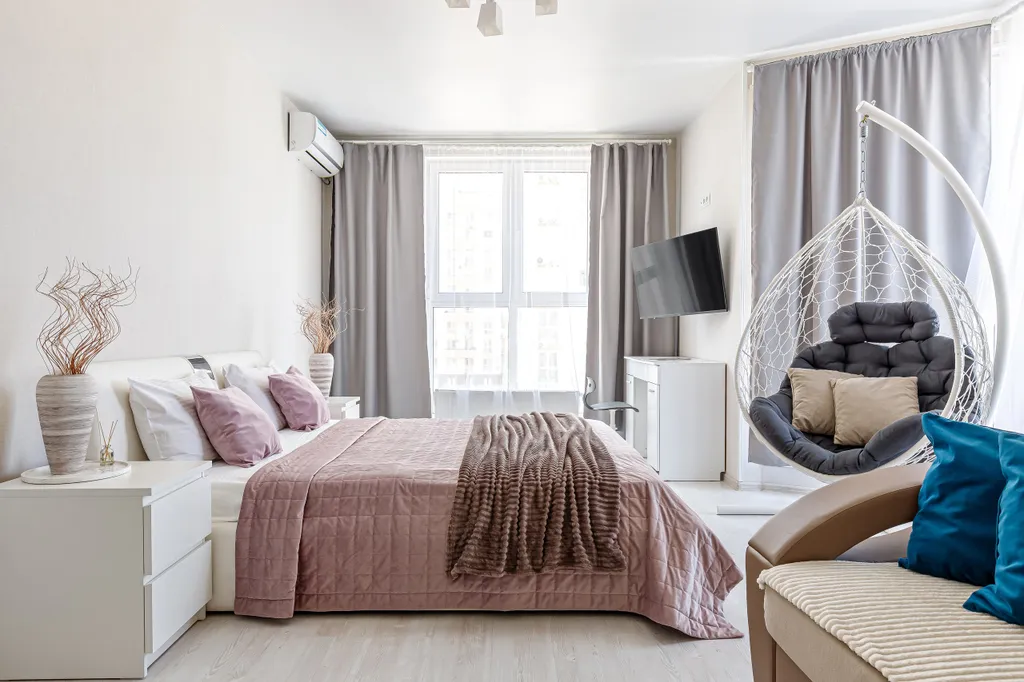 Квартира Красивая квартира с панорамными окнами и качелей — Краснодар