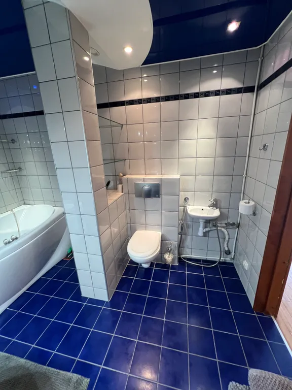 Просторная квартира в центре в 10 минутах до старого города