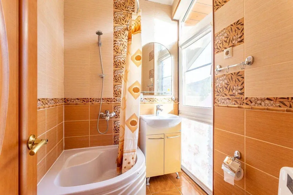 Двухэтажный дом на Турчинского