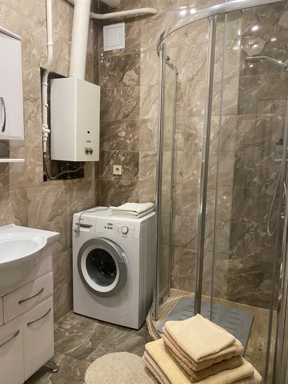 Двухкомнатная квартира -50 кв,м -в самом центре города