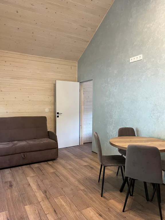 Дом у скалы