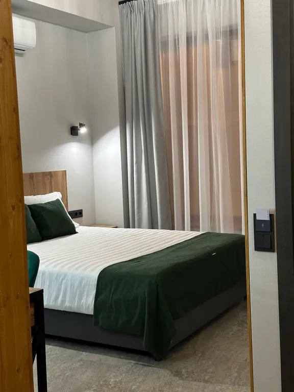 Студия с видом на озеро