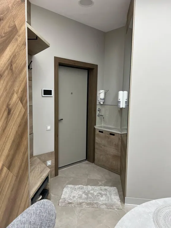 Новая с дизайнерским ремонтом квартира