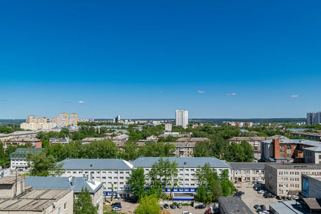 Шикарный вид 16 этажа на Каму | Цирк | УДС "Молот"