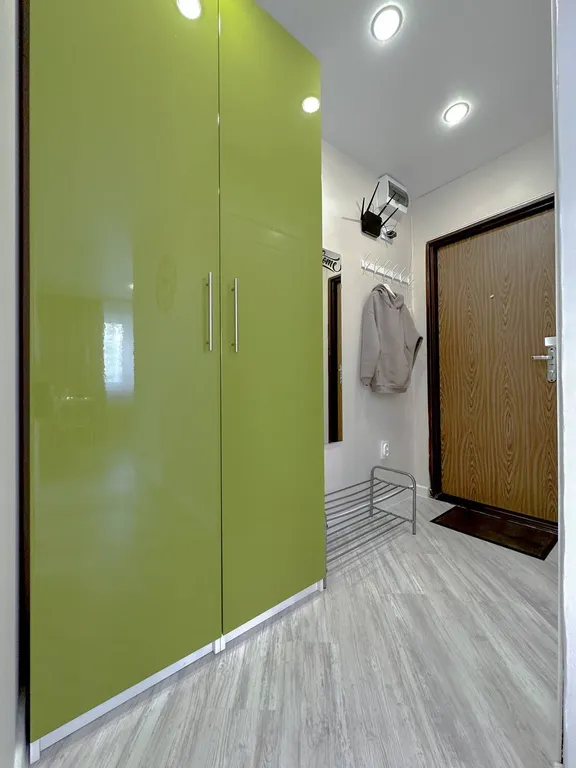 Квартира комфорт рядом с НГУ с видом на лес