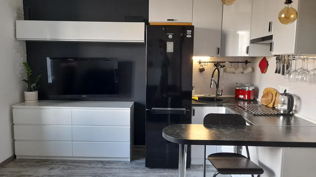 Современная студия на Авиаторов