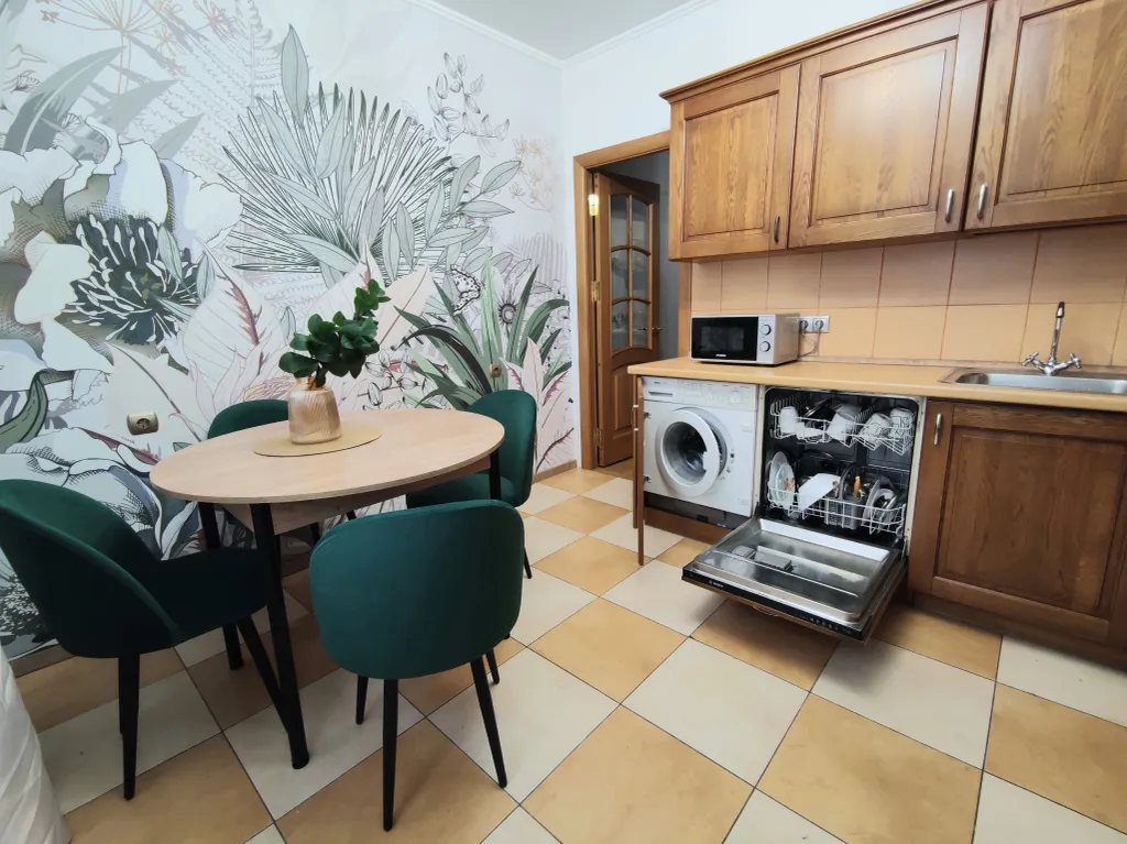 Квартира Свежая просторная трёхкомнатная квартира ВДНХ — Москва