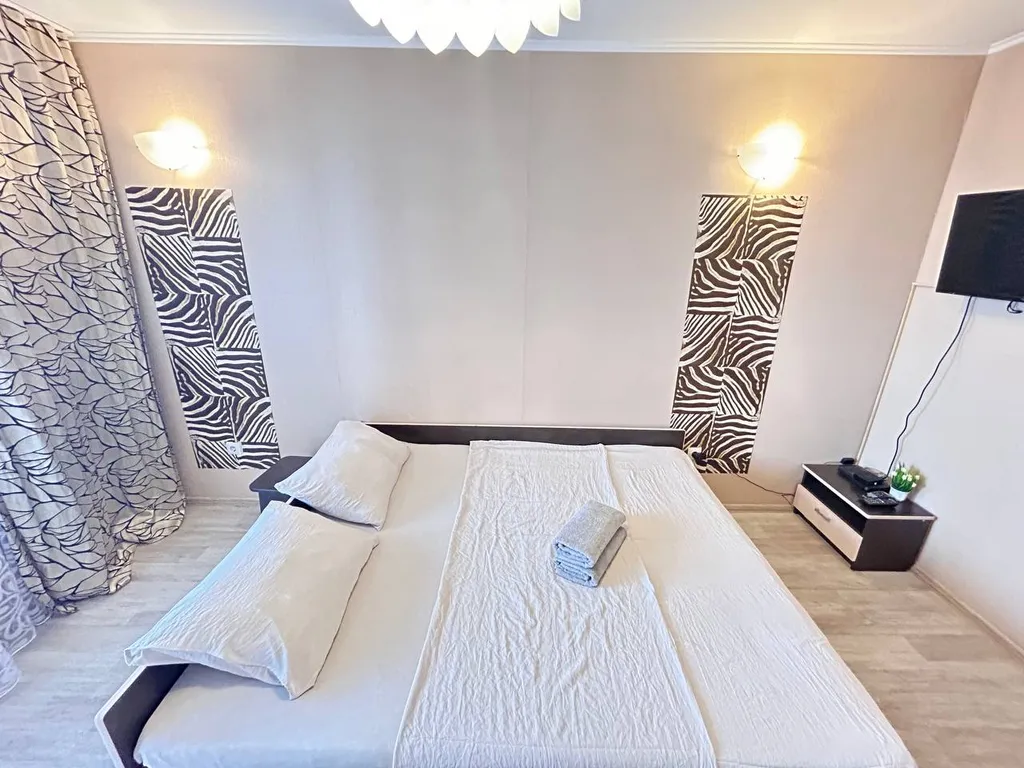 Квартира С видом на город, три раздельных спальных места — аренда посуточно в Омск