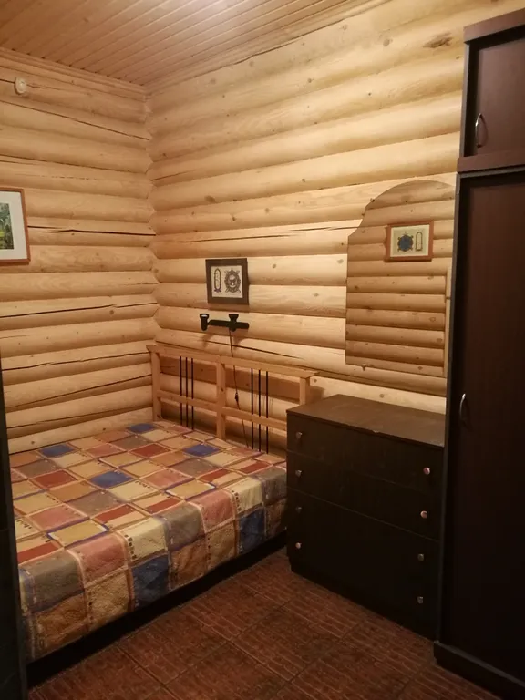 Уютный коттедж с камином у озера в Колосково