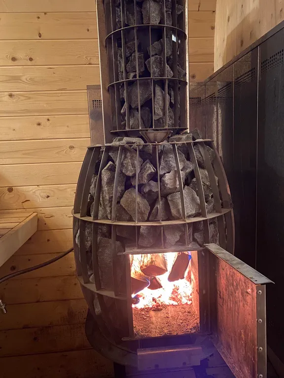 Smaland Ranta house-шале на высоком берегу с видом на реку и закат