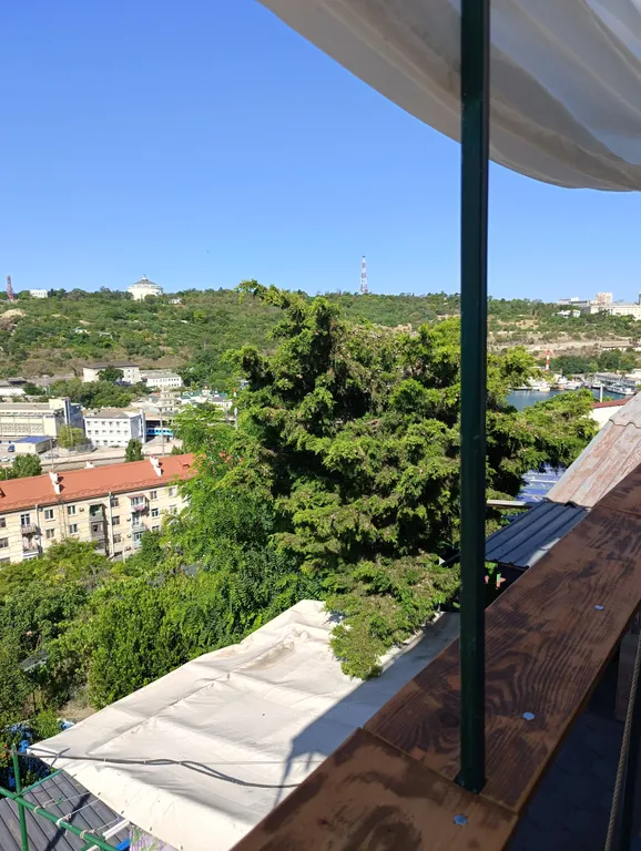 Домик на горке