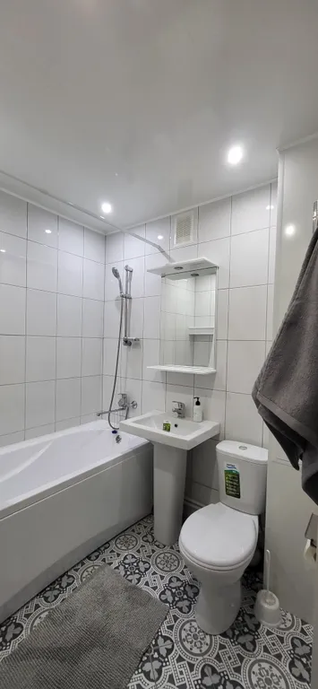 Квартира 1-комнатная Квартира — Тихвин