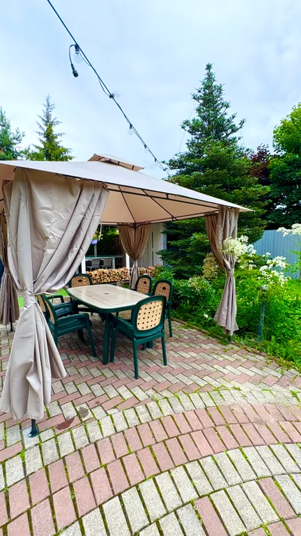 Дом с роскошным бассейном и 2 видами бань