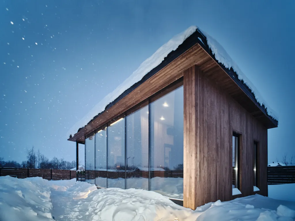 Уютный нoвый дом с сауной у горнолыжного склона "Морошка"