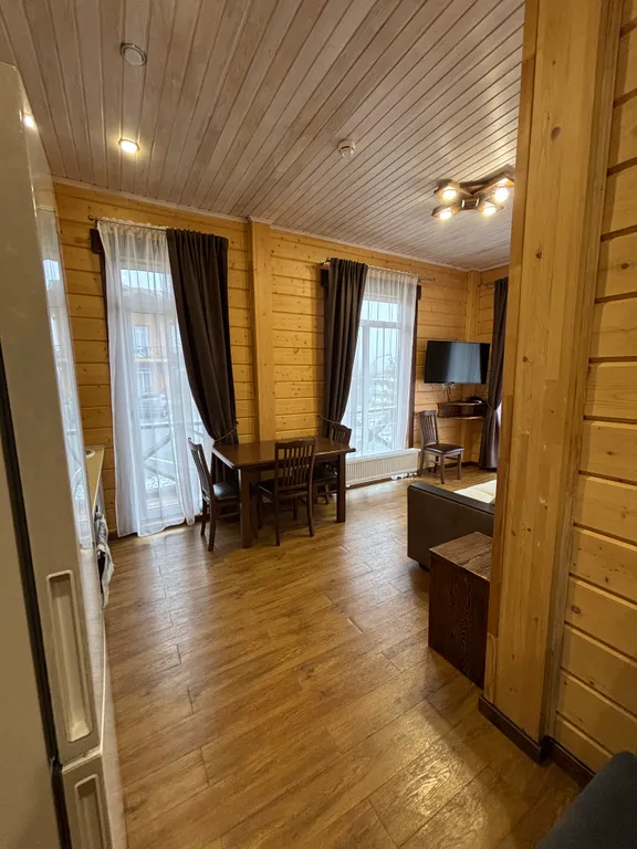 Апартаменты в солнечной долине с видом на озеро