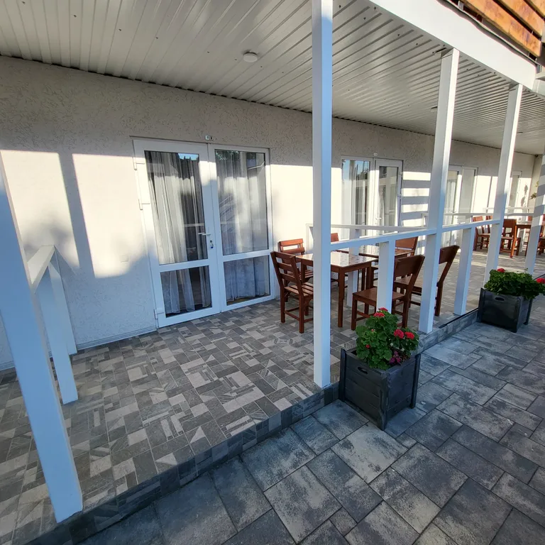 Квартира №13 на первом этаже, в номере есть все — аренда посуточно в Бердянск