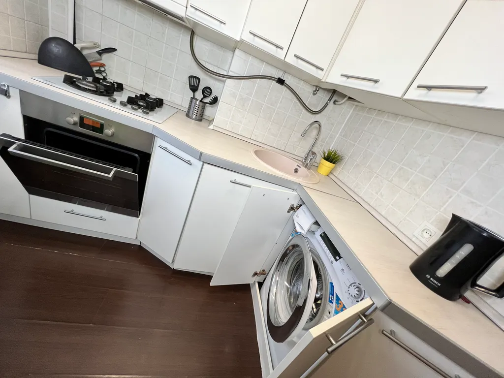 1-комнатная квартира в деловом и историческом центре города с новогодней елкой