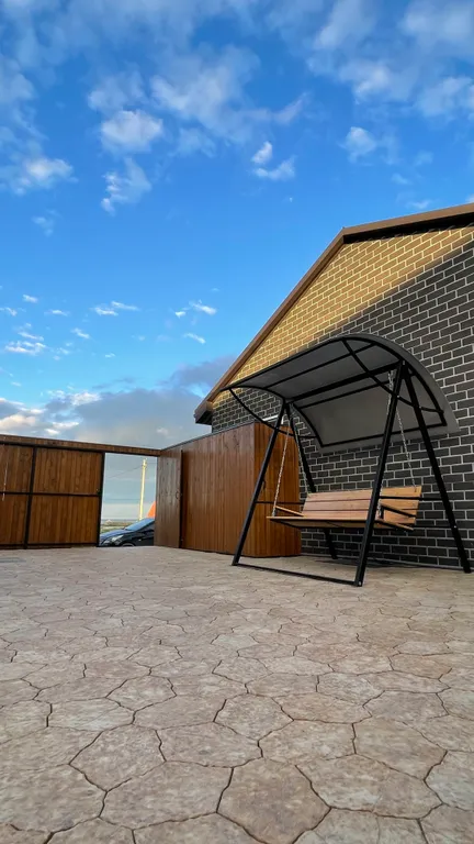 Уютный дом на берегу моря