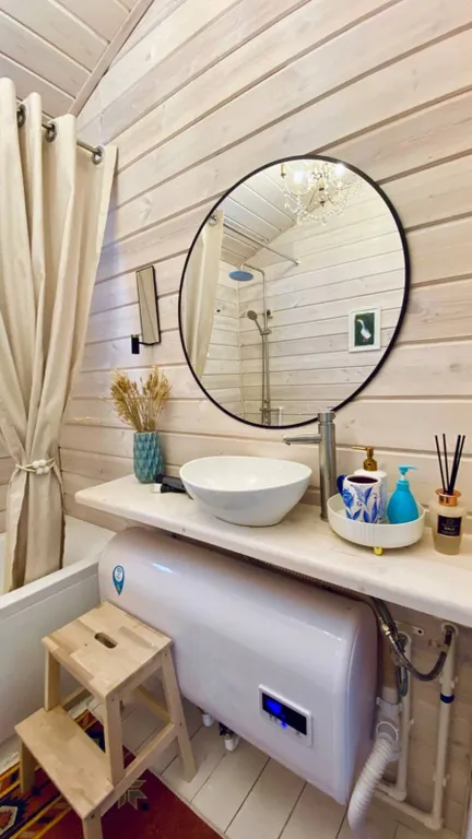 Панорамный дом у поля и леса