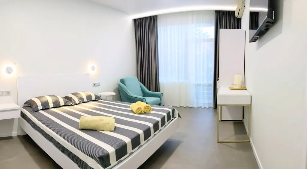 Квартира Улучшенный номер, вид на море, балкон — аренда посуточно в Утес