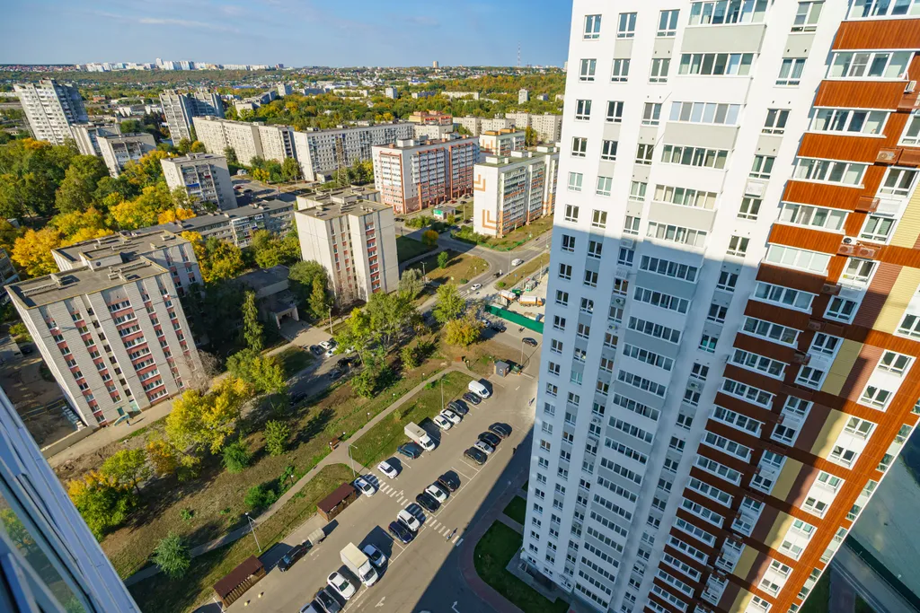 Студия Брутальный лев с панорамным видом на набережную реки