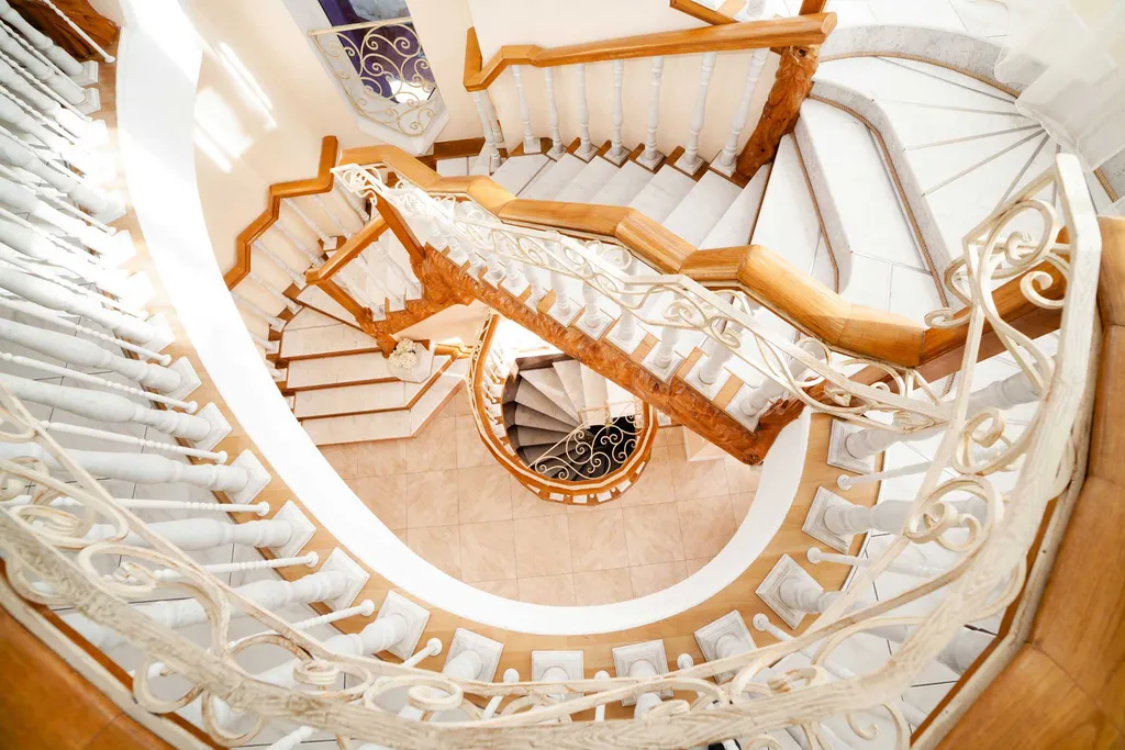 Замок на берегу каскада озер в Новой Москве