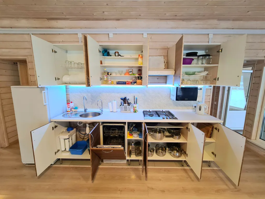 Дом стеклянный с видом на Ладожское озеро