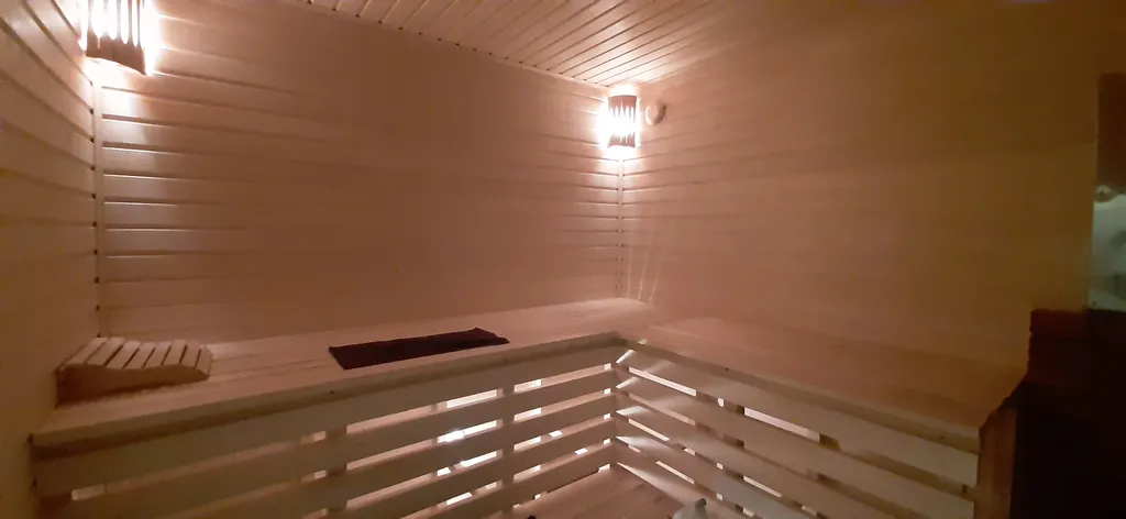 Коттедж с баней на дровах