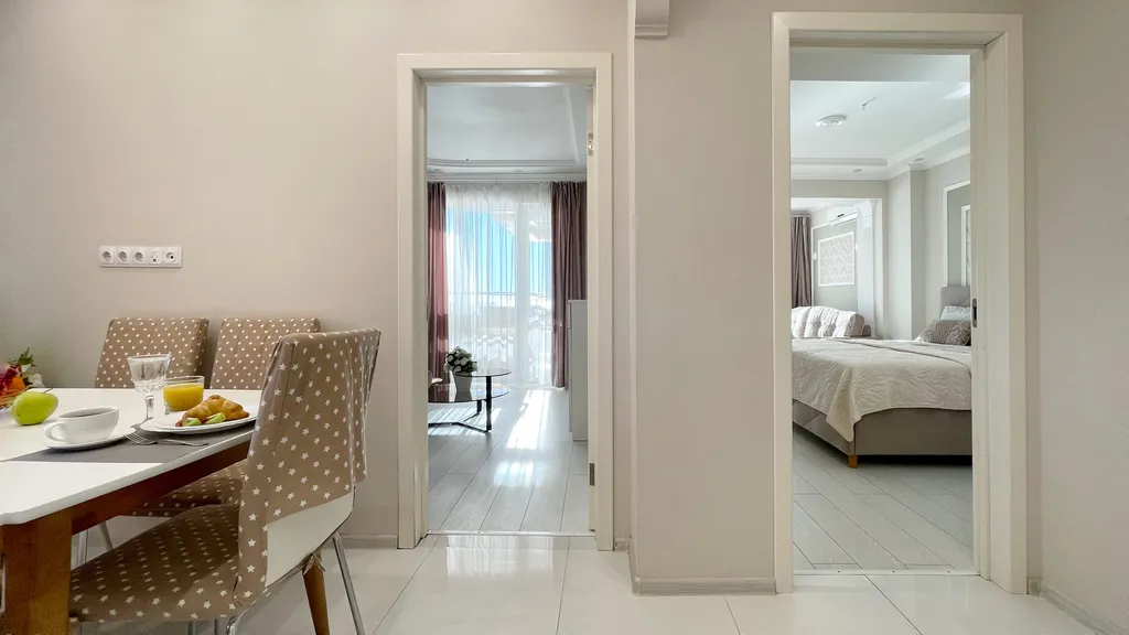 Квартира у моря с двумя спальнями и панорамным балконом