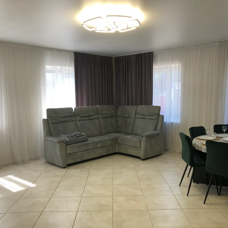 Дом в черте города в тихом дачном обществе