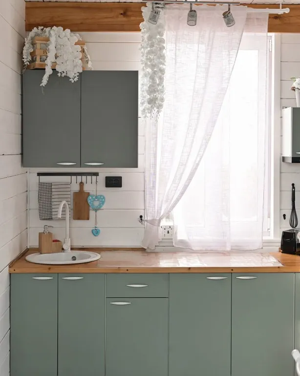 Уютный, современный домик в стиле а-фрейм