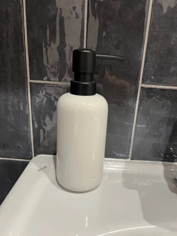 Светлая стильная студия в новом доме