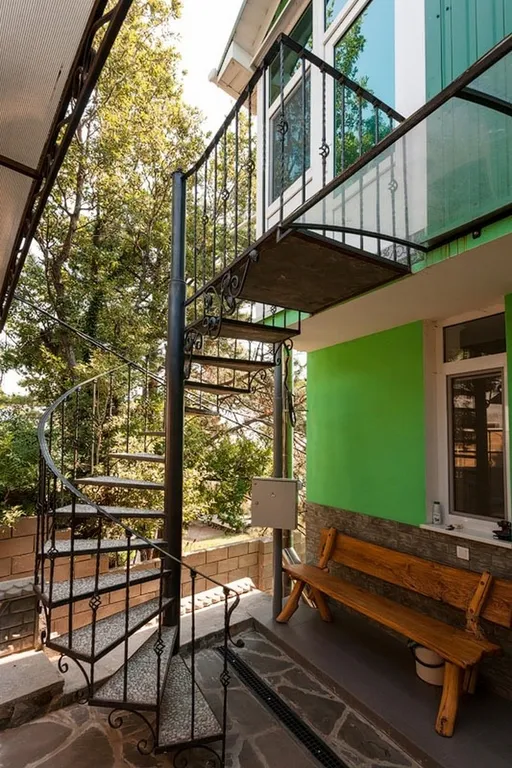 Студия с красивым видом на море и горы