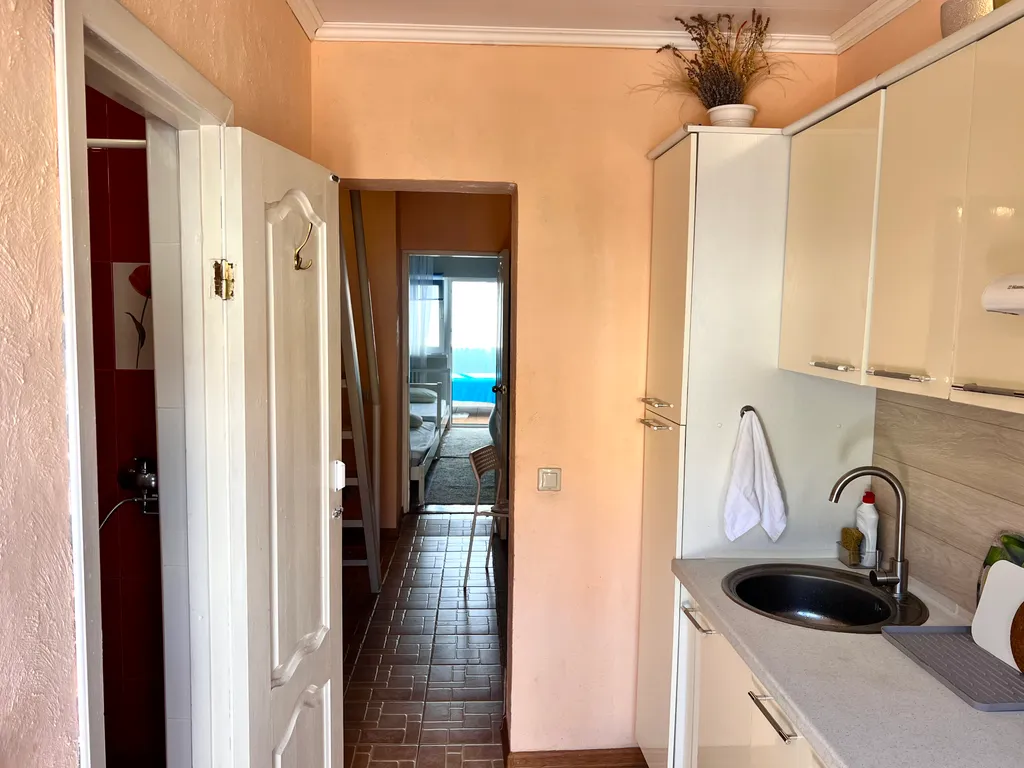 Эллинг у моря