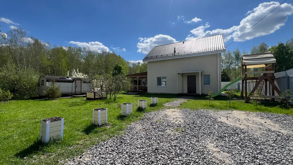 Дом возле горячих источников